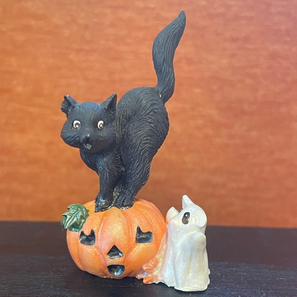 Hallmark and Enesco Haunted House Set (#4). - Picture 6 of 10